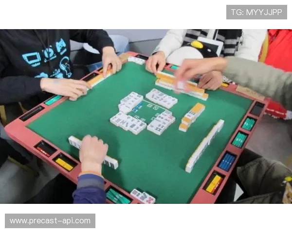 皇冠真人手机app提供丰富的老虎机和真人桌上游戏，为玩家带来多样娱乐选择